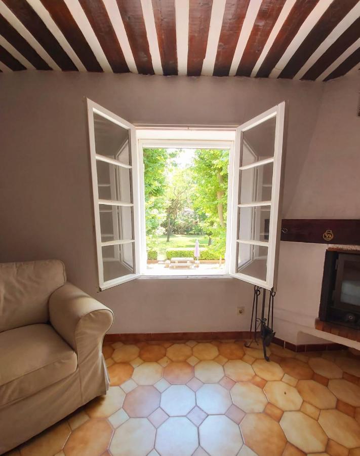 superbe appartement en résidence avec piscine dans le Luberon au pied du colorado provencal Rustrel Esterno foto