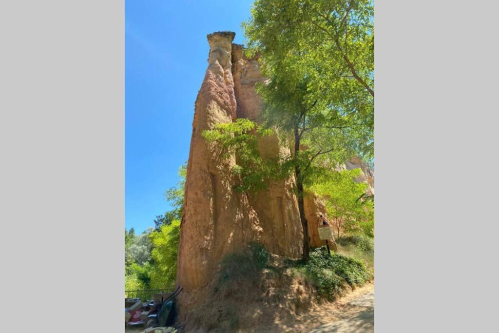 superbe appartement en résidence avec piscine dans le Luberon au pied du colorado provencal Rustrel Esterno foto