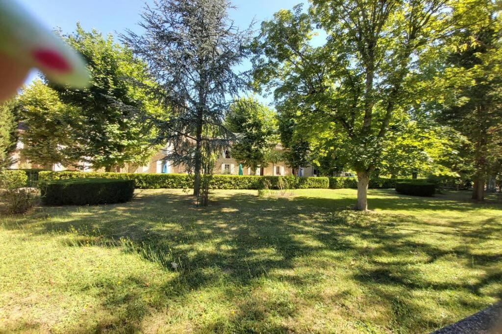 superbe appartement en résidence avec piscine dans le Luberon au pied du colorado provencal Rustrel Esterno foto