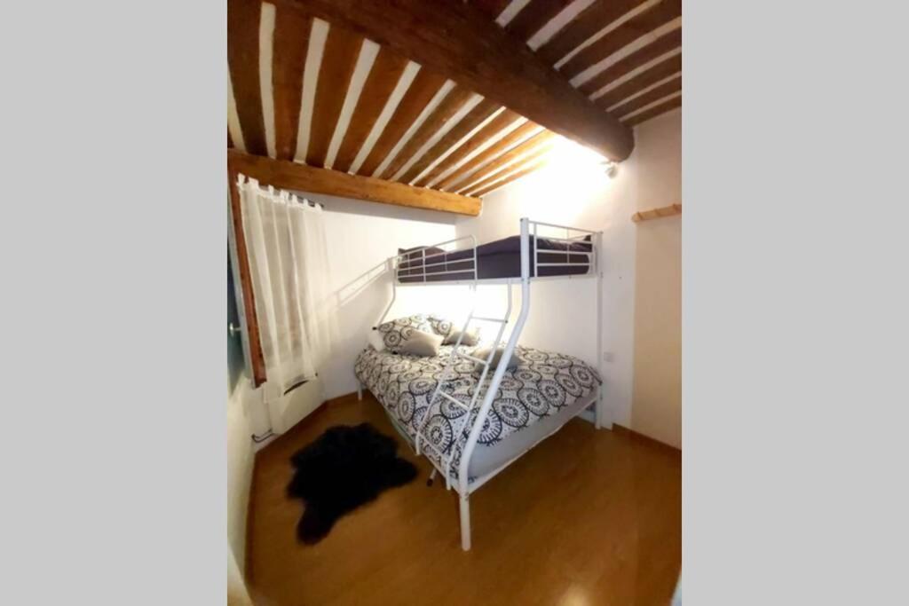 superbe appartement en résidence avec piscine dans le Luberon au pied du colorado provencal Rustrel Esterno foto