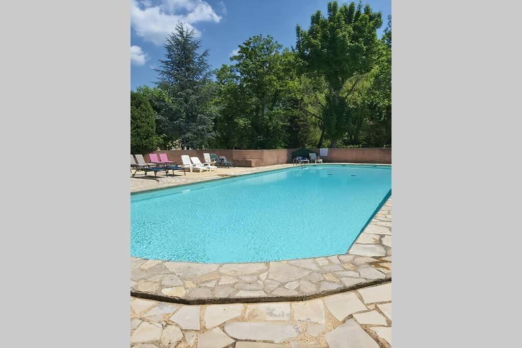superbe appartement en résidence avec piscine dans le Luberon au pied du colorado provencal Rustrel Esterno foto