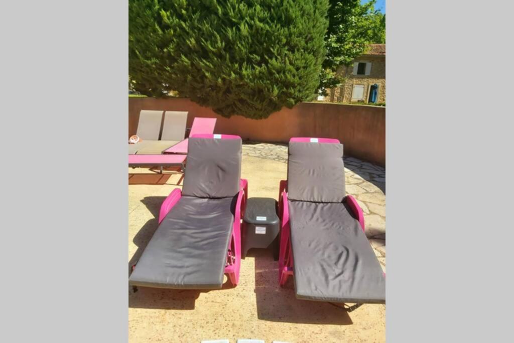 superbe appartement en résidence avec piscine dans le Luberon au pied du colorado provencal Rustrel Esterno foto